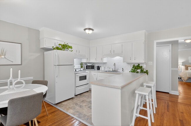 Building Photo - 930 Norland Rd