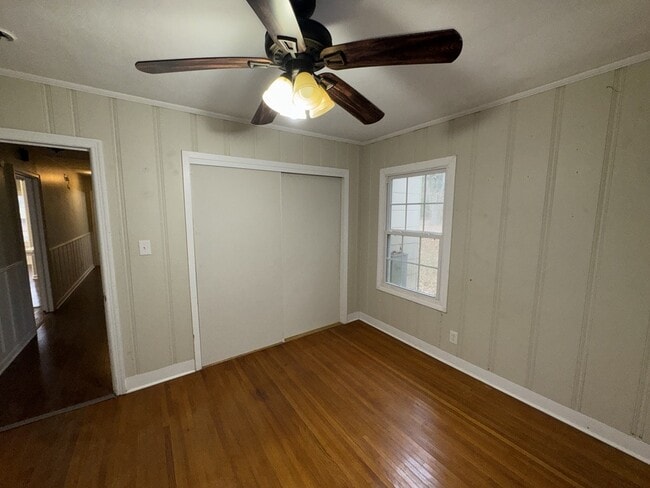 Building Photo - 1081 S Church St