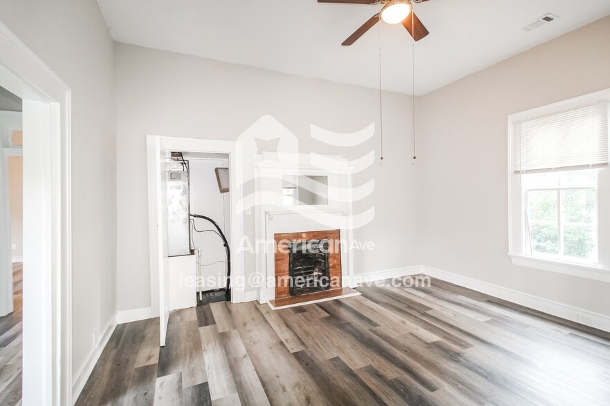 Building Photo - 722-726 6 Ave