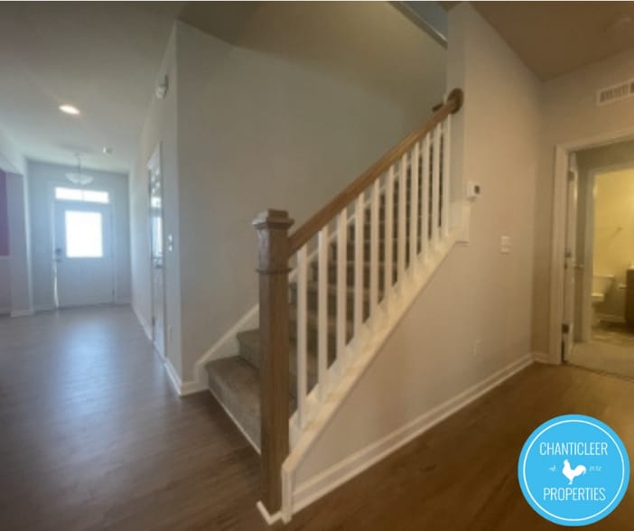 Building Photo - 112 Hoyne Way