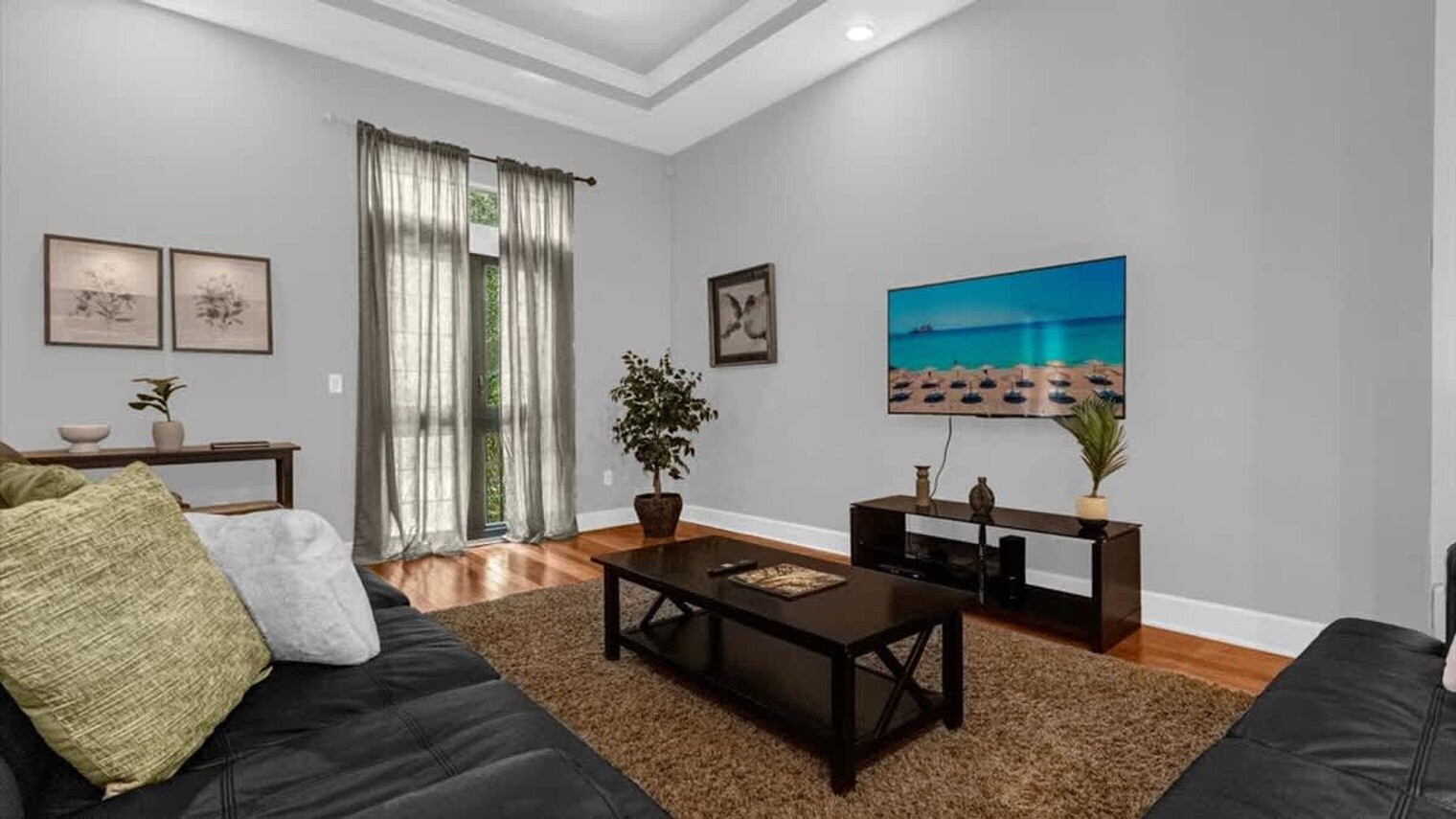 Building Photo - 14590 Damai Ln