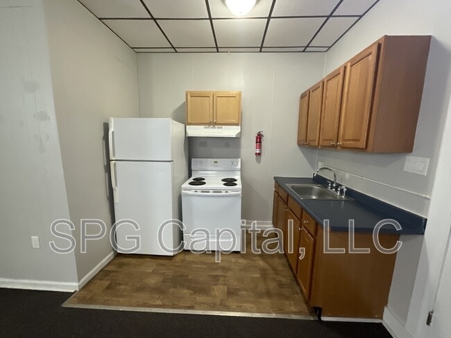 Building Photo - 7402 Lincoln Way W