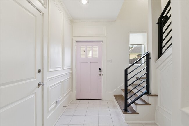 Building Photo - 1716 Ovid St