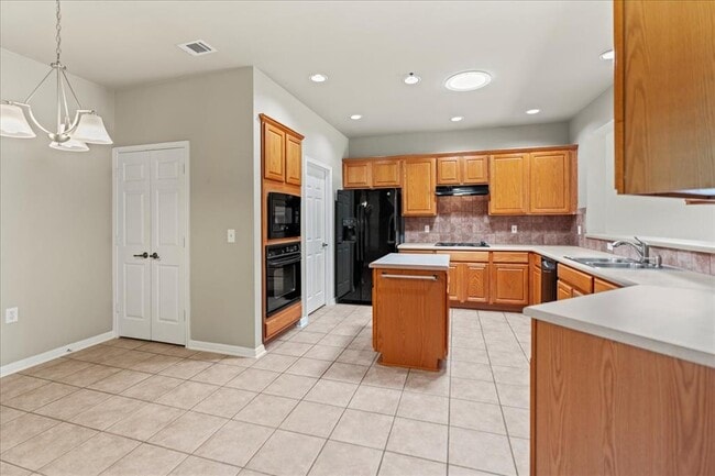 Building Photo - 101 Dandelion Dr