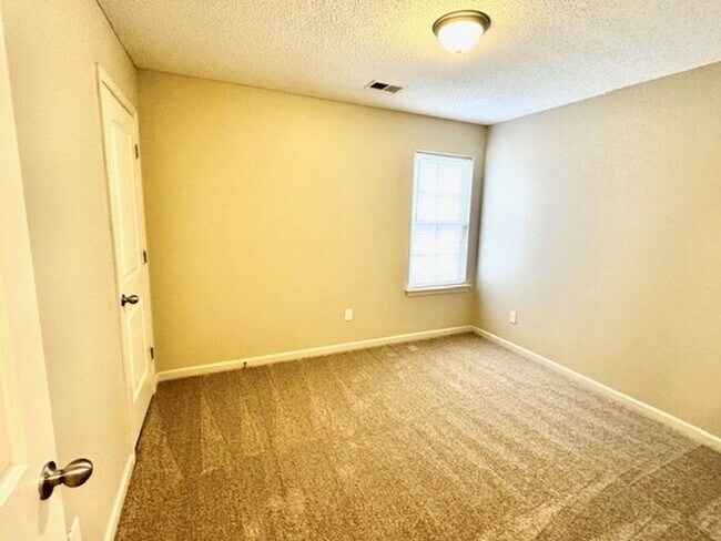 Building Photo - Now Leasing A 3 Bedroom 2 Bath home in Cor...