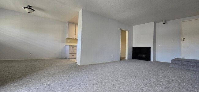 Building Photo - 277 Pleasant St