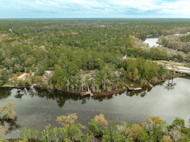 Building Photo - Wakulla River Retreat Vacation Rental