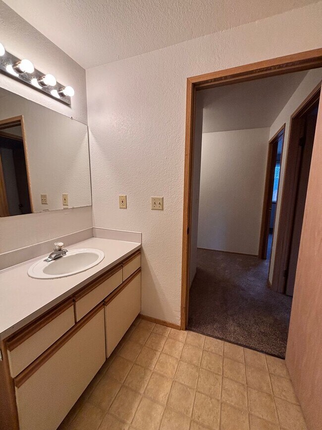 Building Photo - Waldangle, LLC