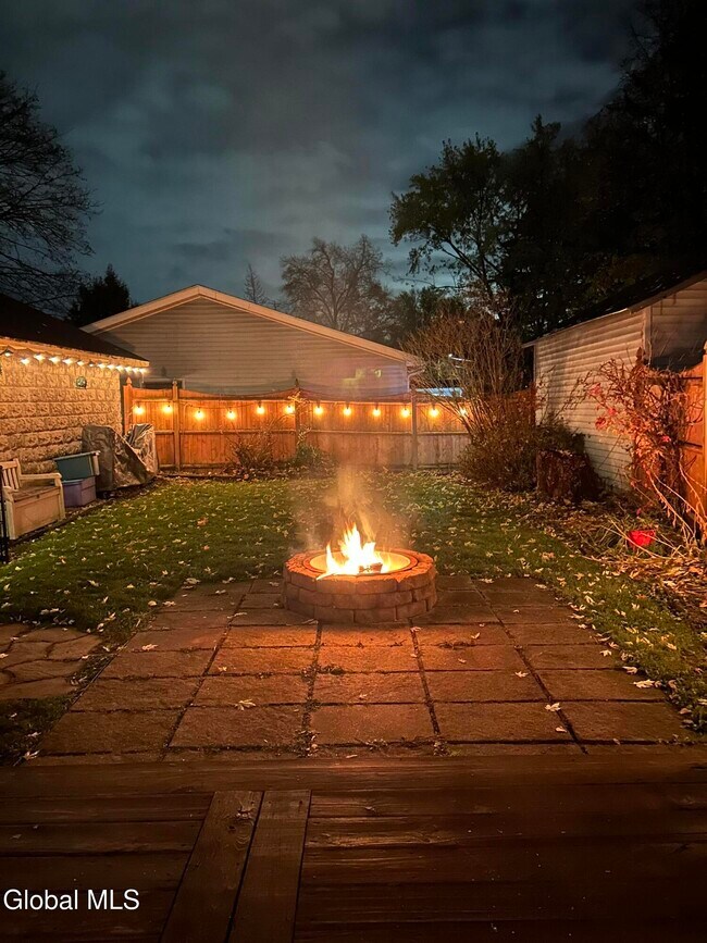 Building Photo - 1204 19th St