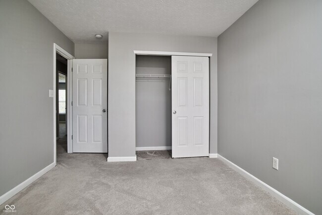Building Photo - 10856 Trailwood Dr