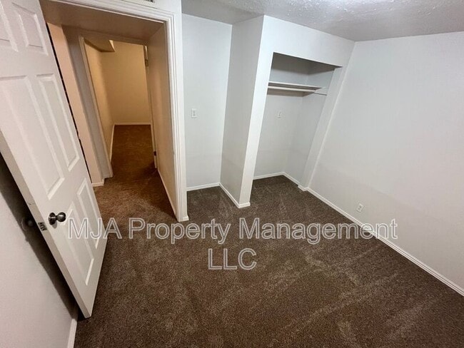 Building Photo - 6046 S 4000 W