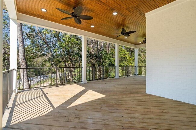 Building Photo - 5488 Hilltop Dr N