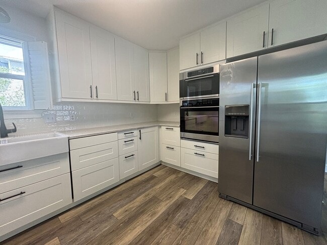 Building Photo - 802 Marvin Ave