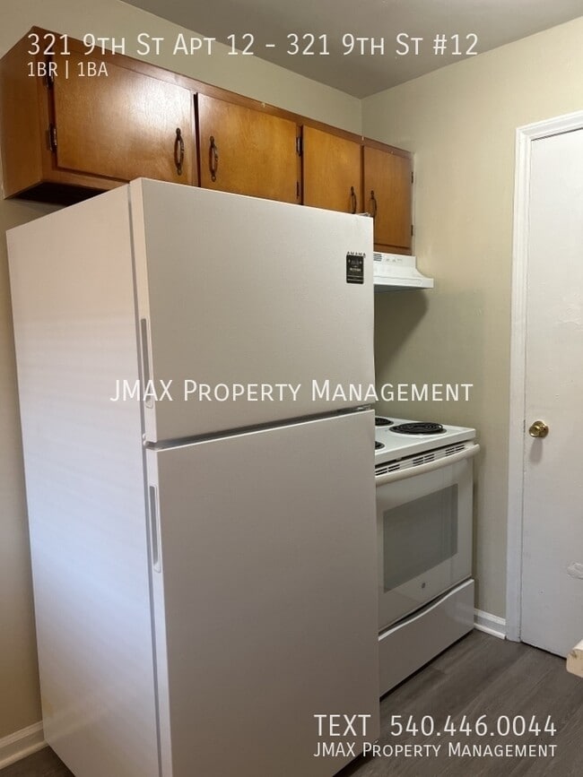 Building Photo - 321 9th St