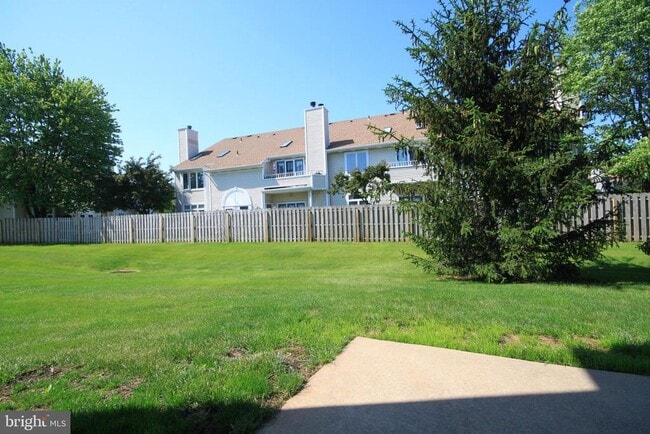 Building Photo - 4000 Quaker Ct