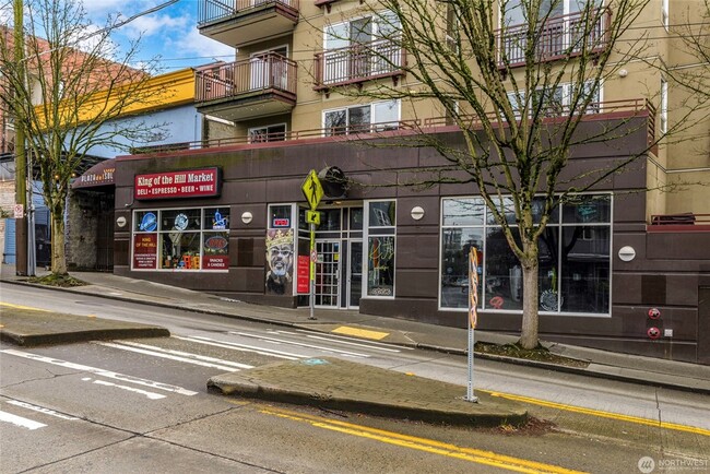 Building Photo - 1711 E Olive Way