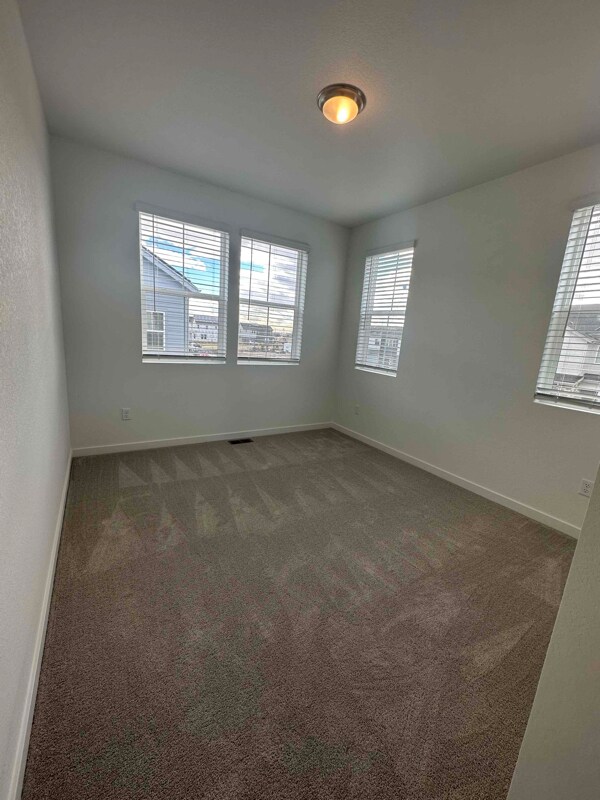 Building Photo - 5392 Euclid Dr