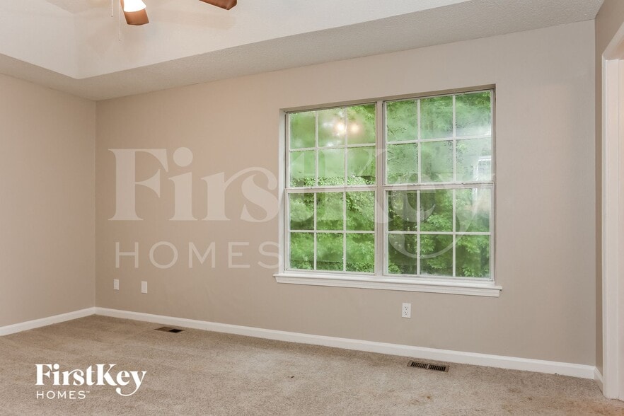 Building Photo - 6319 Hillview Ln