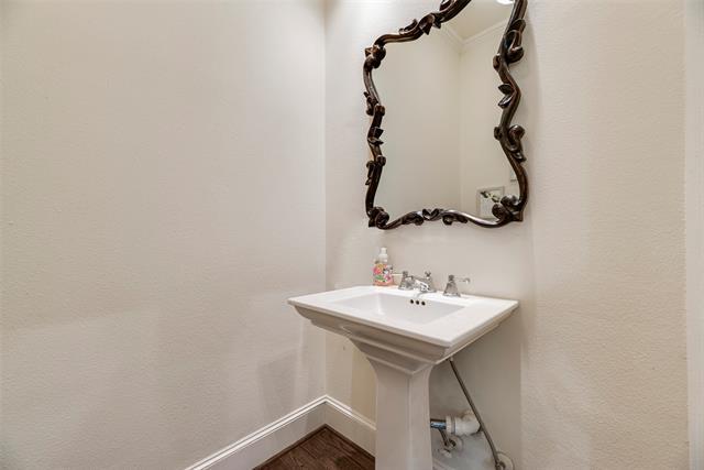 Building Photo - 1418 Yakimo Dr