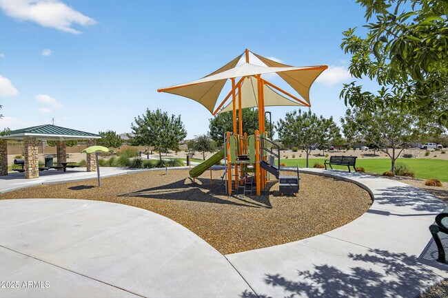 Building Photo - 3405 S 183rd Dr