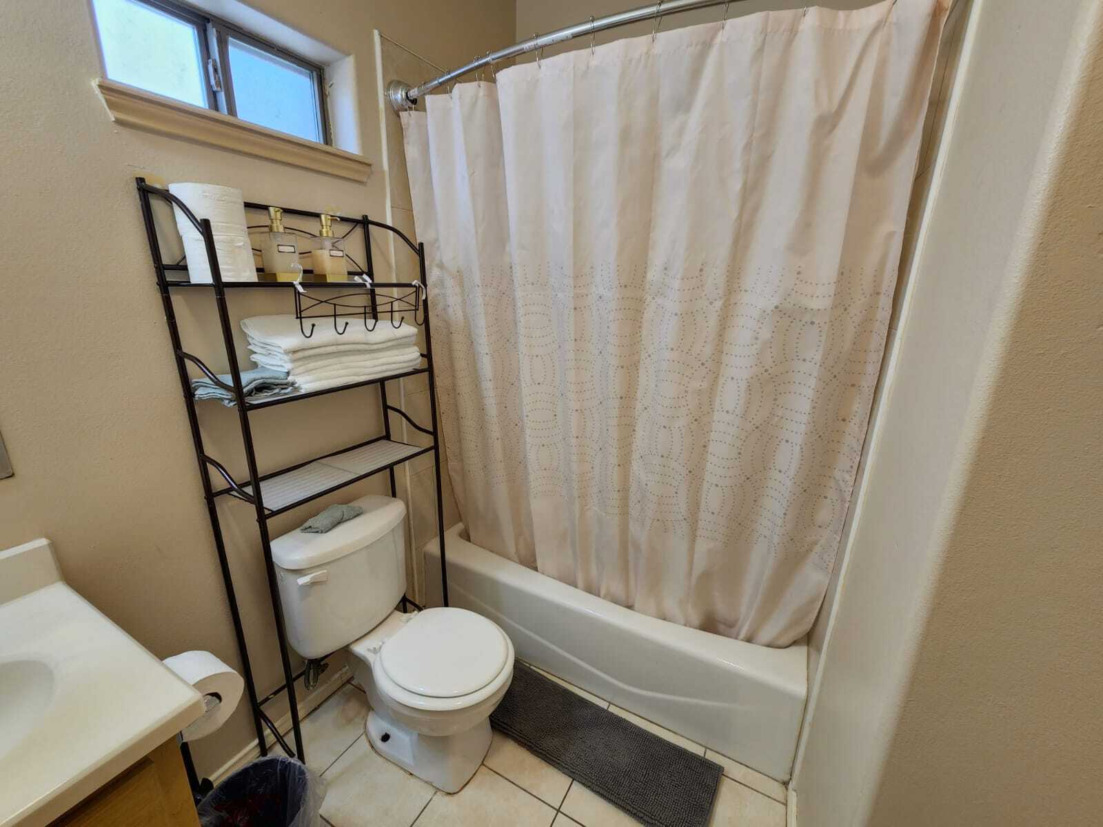 Building Photo - 3810 W Sarah Evans