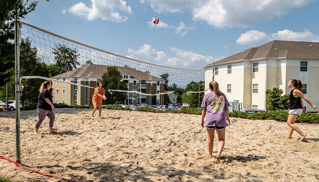 Building Photo - 2402 Clubhouse Ct