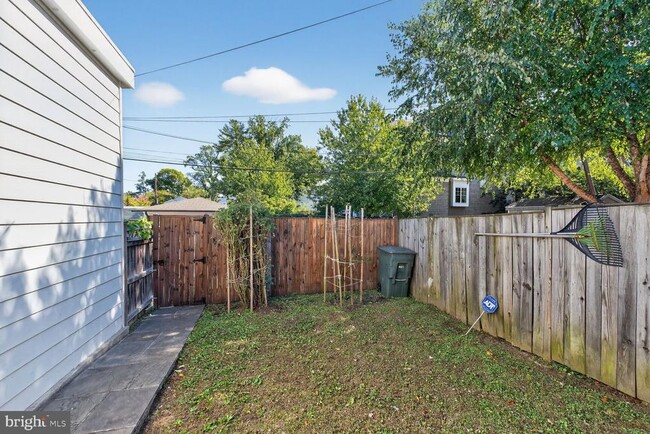 Building Photo - 5235 43rd St NW