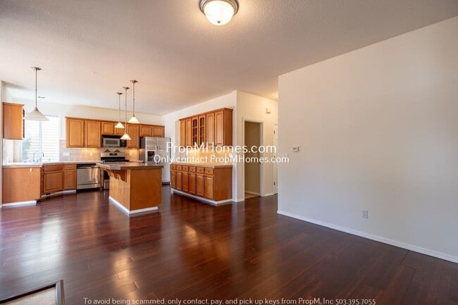 Building Photo - 7561 SW Thornton Dr
