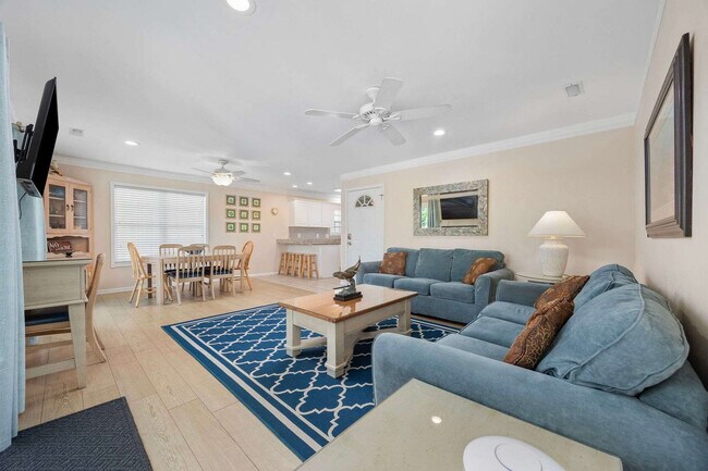 Building Photo - 113A S Yaupon Dr