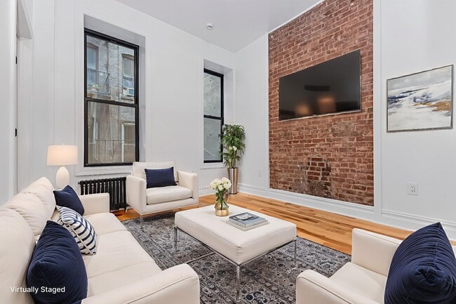 Building Photo - 331 W 16th St