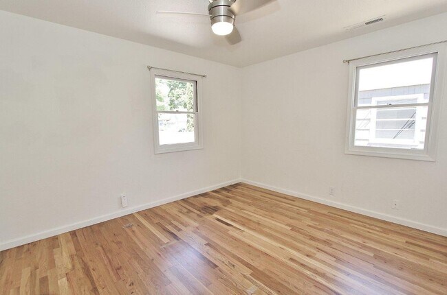 Building Photo - Single-Level Home Nestled in the North End