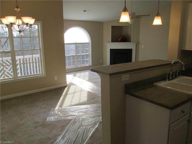 Building Photo - Coming soon!1 2 BR, 2BA!