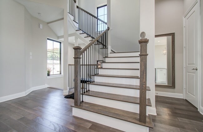 Building Photo - 3335 Beverly Frst Dr