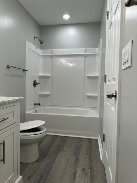 Building Photo - 139 Raintree Rd