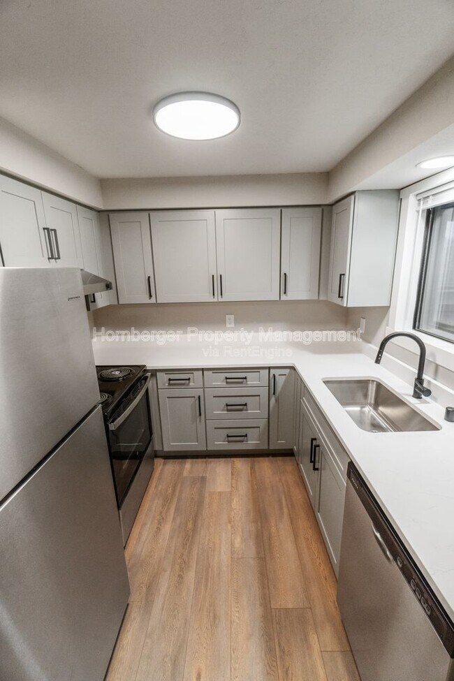 Building Photo - 508 E Rich Ave