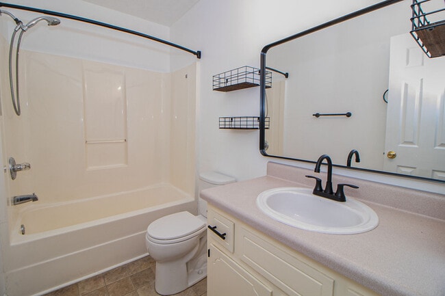 Building Photo - 107 Sidney Ct