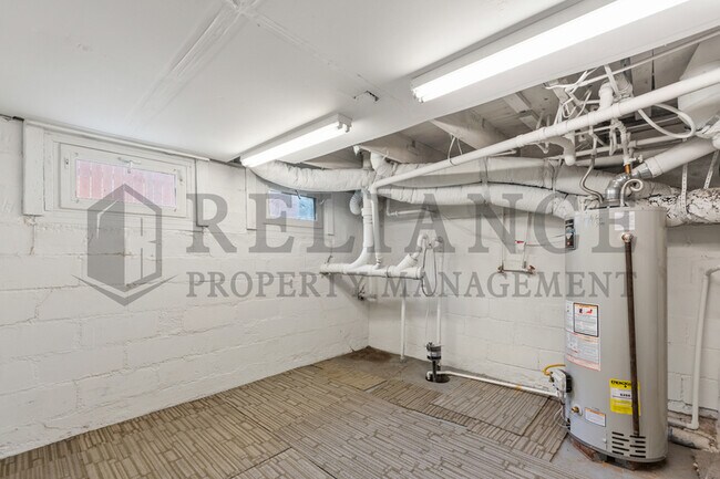 Building Photo - 253 N Charles Ave