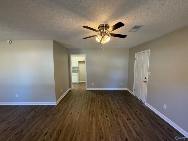 Building Photo - 117 Lucille Dr SW