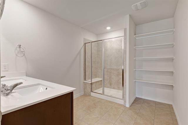 Building Photo - 314 Red Oak Dr