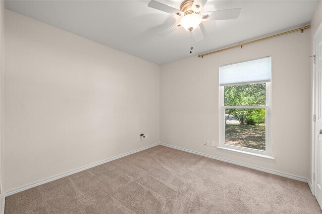 Building Photo - 6716 Skynook Dr