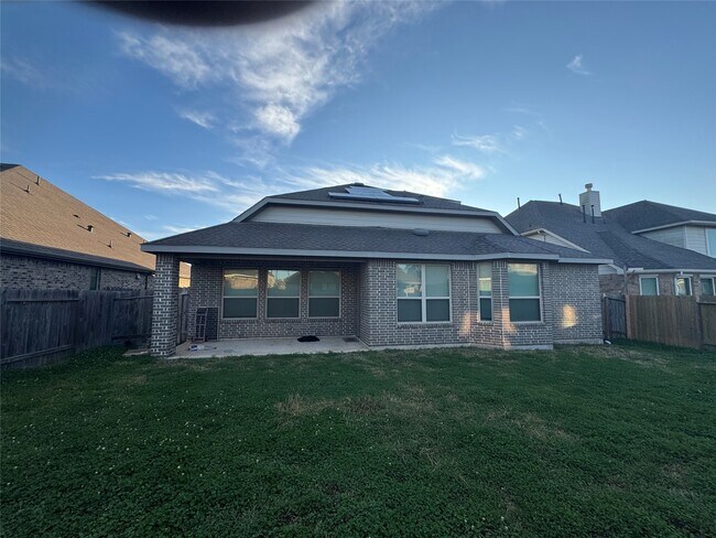 Building Photo - 2911 Cooper Hawk Ln