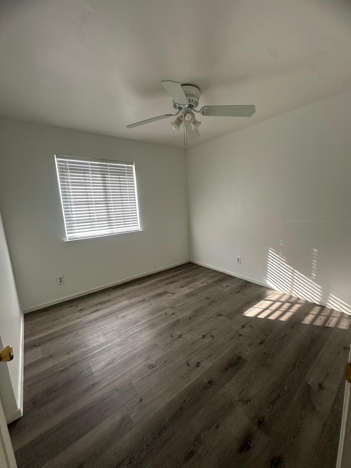 Building Photo - 1817 W La Sierra Dr