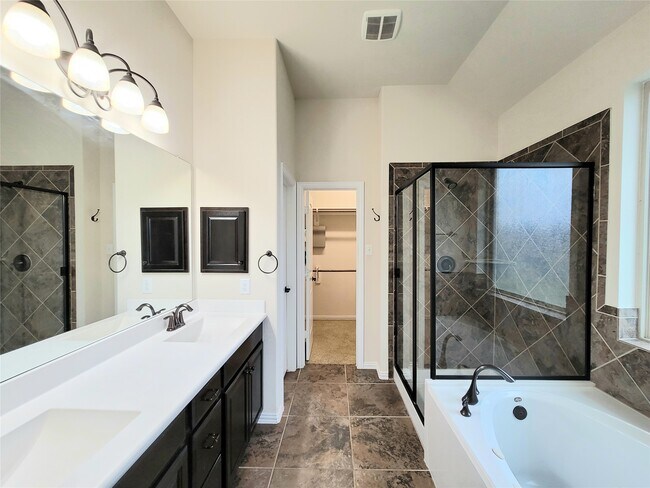 Building Photo - 7506 Amber Village Cir