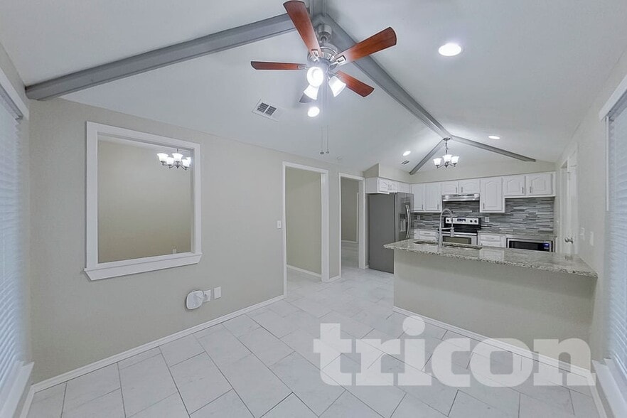 Building Photo - 3201 Chimneyrock Dr