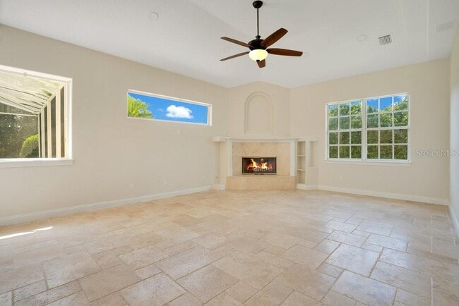 Building Photo - 8527 Summerville Pl