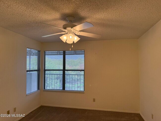 Building Photo - 5800 N Kolb Rd