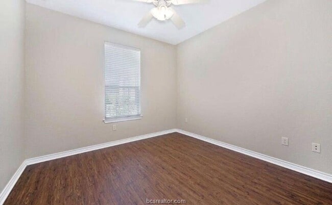 Building Photo - AUGUST 2026 Pre-Lease!! Spacious 5/4.5 dup...