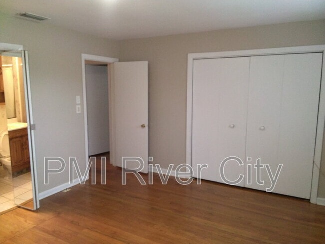 Building Photo - 2527 Emily Ln