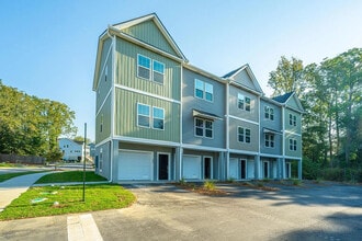Building Photo - 200 Cache Ct