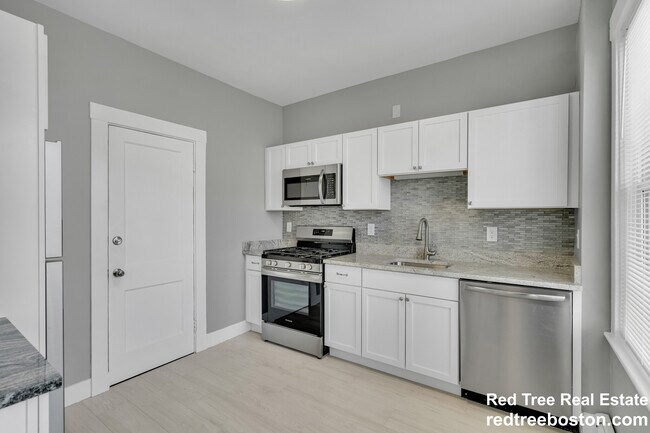 Building Photo - 142 Sutherland Rd